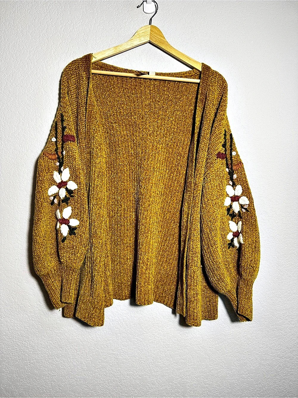 Alya yellow cardigan size small Floral Sleeve Open Front cottagecore grandmacore